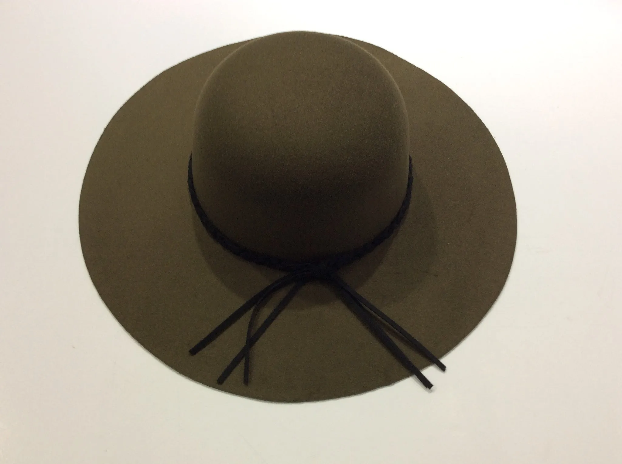 Broad brimmed hat